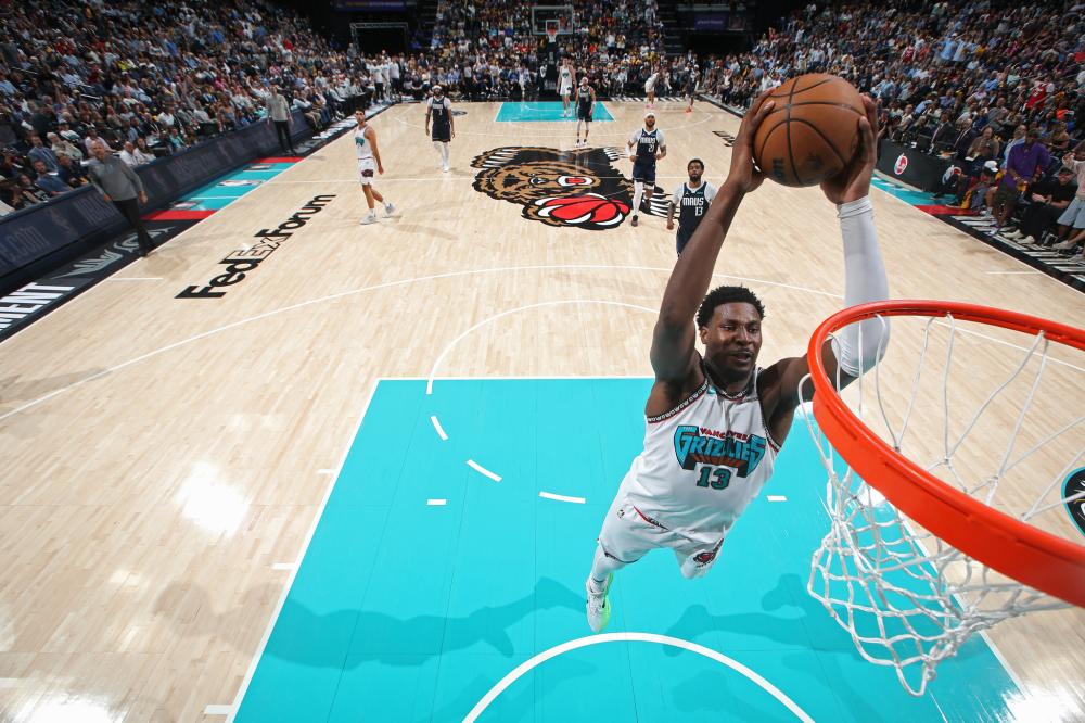 严俊君 敢做泰山石敢当 《足球报》的诞生.